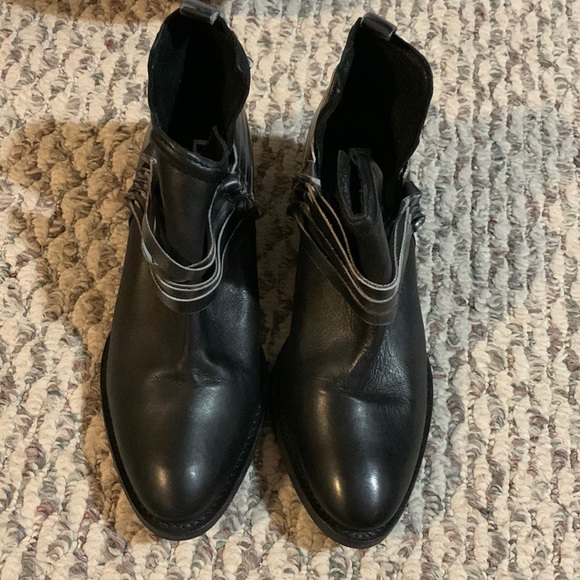Diba Skyler Black Leather Women's Booties size 8.5 MSRP $149.00 - Picture 1 of 9